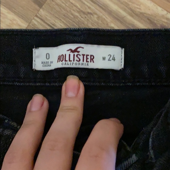 Shorts - Picture 3 of 3